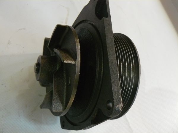 Насос водяний 320/04542 Насос водяний 320/04542