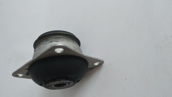 Подушка двигуна 331/40347 Подушка двигуна 331/40347