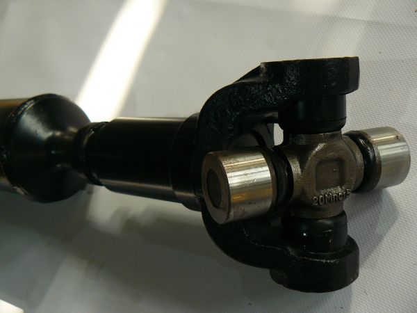 Карданний вал переднього мосту 914/60181 Карданний вал переднього мосту 914/60181