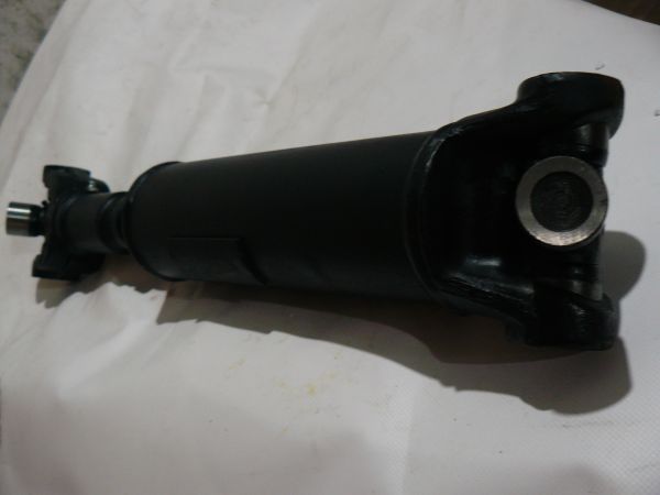 Карданний вал переднього мосту 914/60181 Карданний вал переднього мосту 914/60181