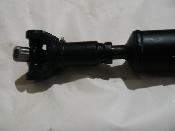 Карданний вал переднього мосту 914/60181 Карданний вал переднього мосту 914/60181